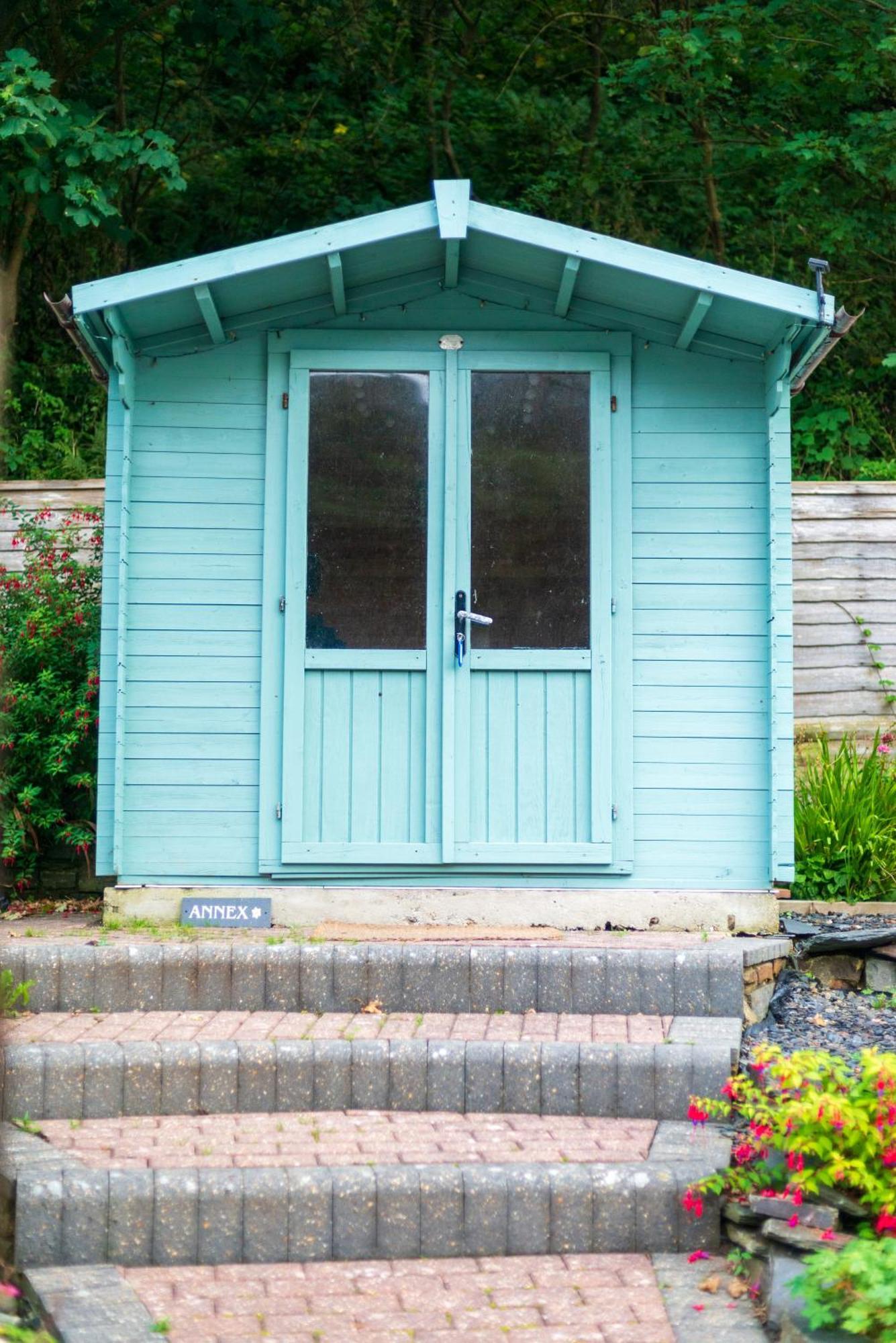 Riverside Bothy In Heart Of Scenic Harbour Village Solva Exterior photo