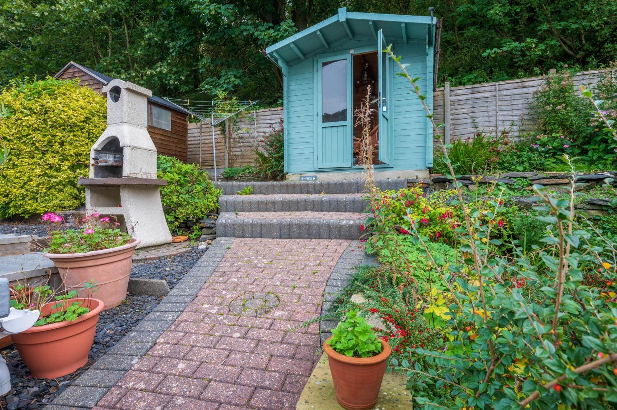 Riverside Bothy In Heart Of Scenic Harbour Village Solva Exterior photo